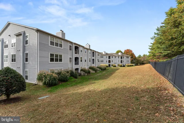 $299,999 | 10 Greystone Court, Unit I, Annapolis, MD 21403