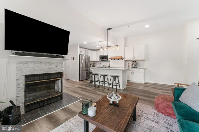 $299,999 | 10 Greystone Court, Unit I, Annapolis, MD 21403