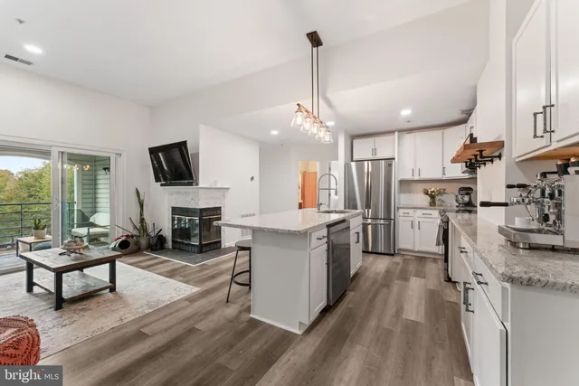 $299,999 | 10 Greystone Court, Unit I, Annapolis, MD 21403