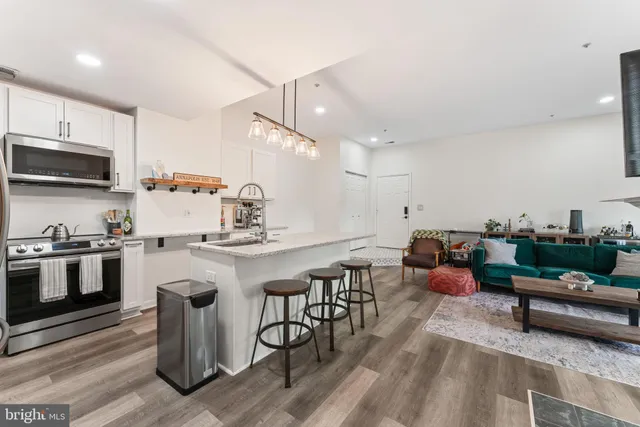 $299,999 | 10 Greystone Court, Unit I, Annapolis, MD 21403