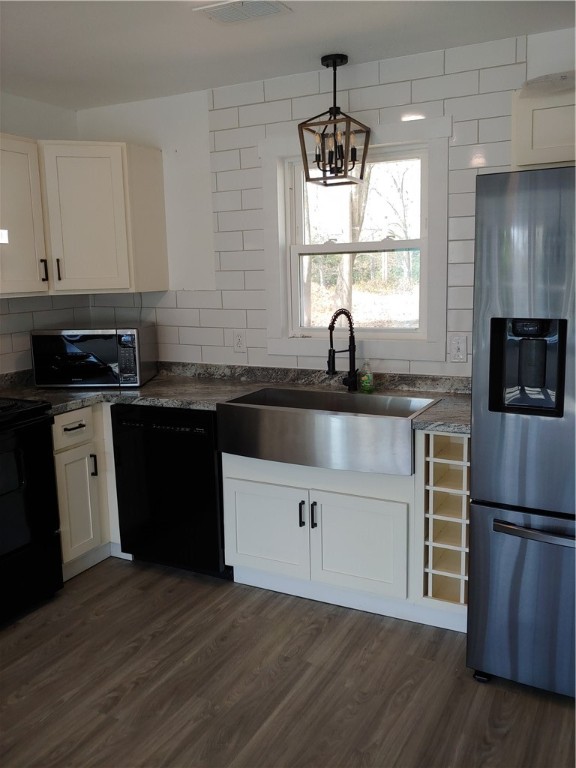 218 Maret Road Townville, SC 29689 - Photo 11 of 24 Kitchen