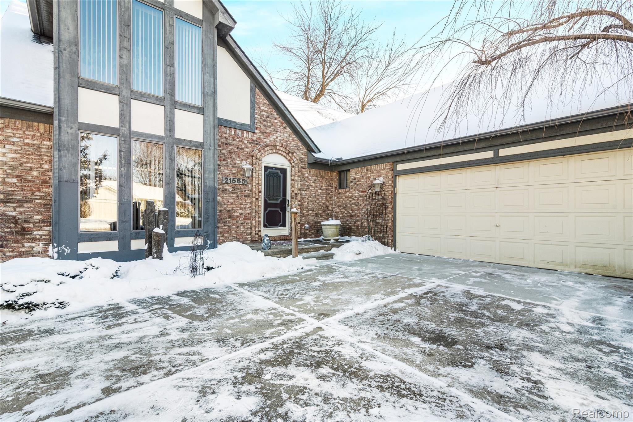 21565 Hall Road Trenton, MI 48183 - Photo 2 of 42 GORGEOUS 3 BEDROOM, 3.5 BATH WOODHAVEN HOME