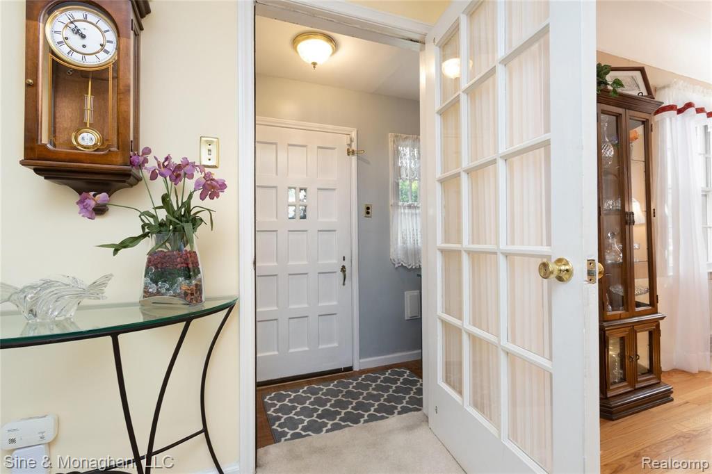 415 Maison Road Grosse Pointe Farms, MI 48236 - Photo 4 of 50