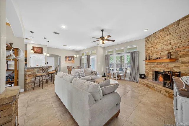 $445,000 | 1650 Embassy Boulevard, Pleasanton, TX 78064