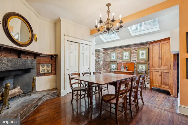 $1,350,000 | 524 Delancey Street, Philadelphia, PA 19106