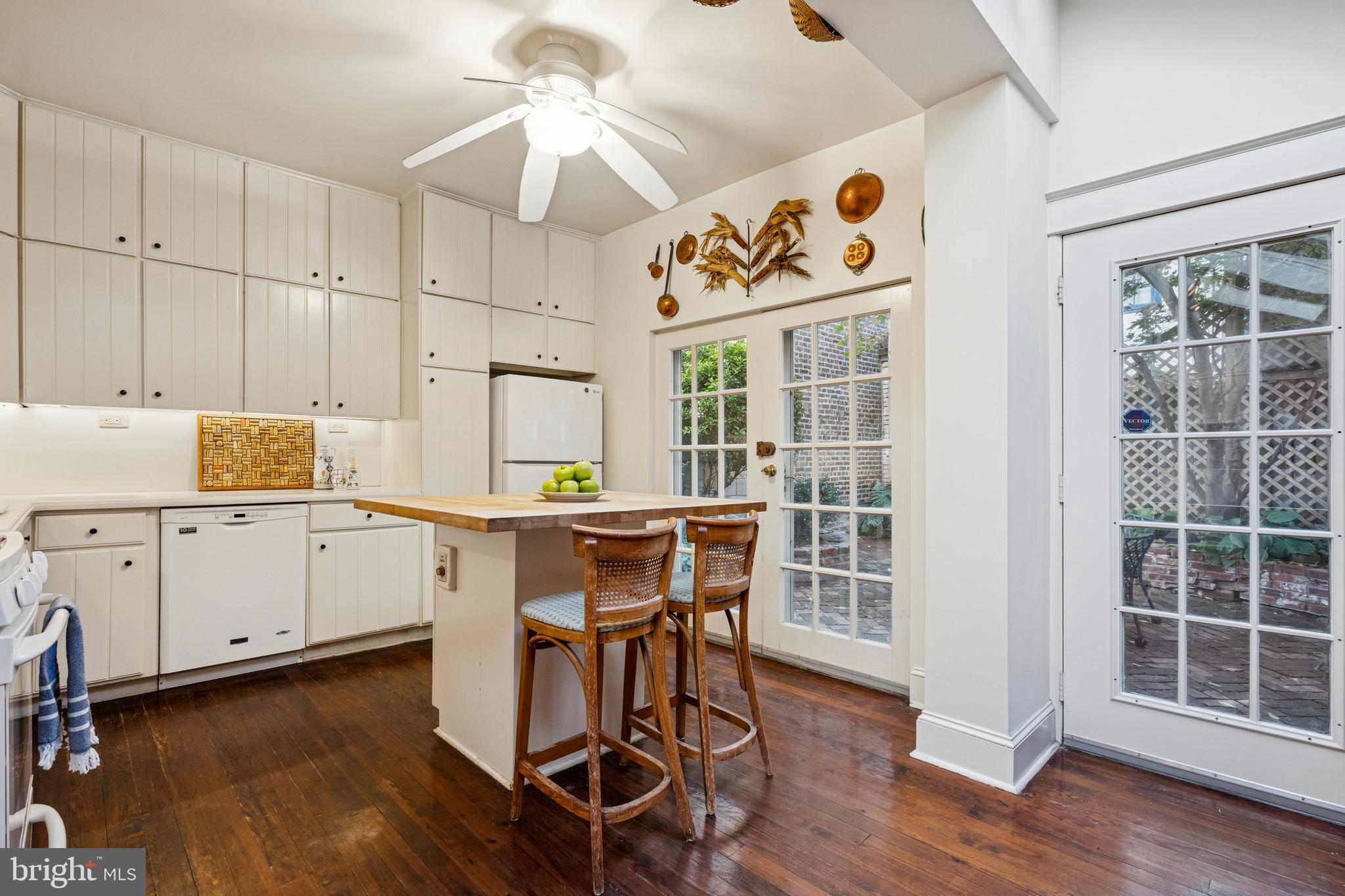524 Delancey Street Philadelphia, PA 19106 - Photo 14 of 38 Kitchen