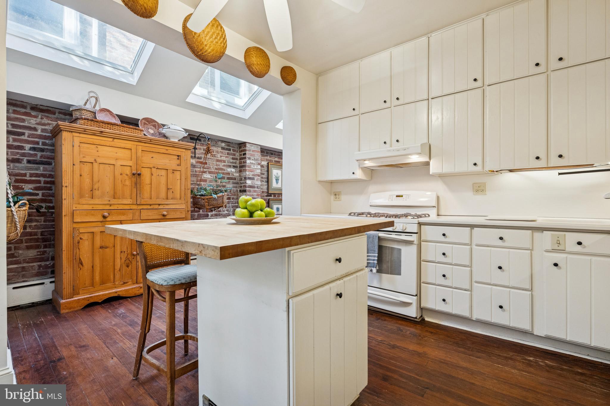 524 Delancey Street Philadelphia, PA 19106 - Photo 16 of 38 Kitchen