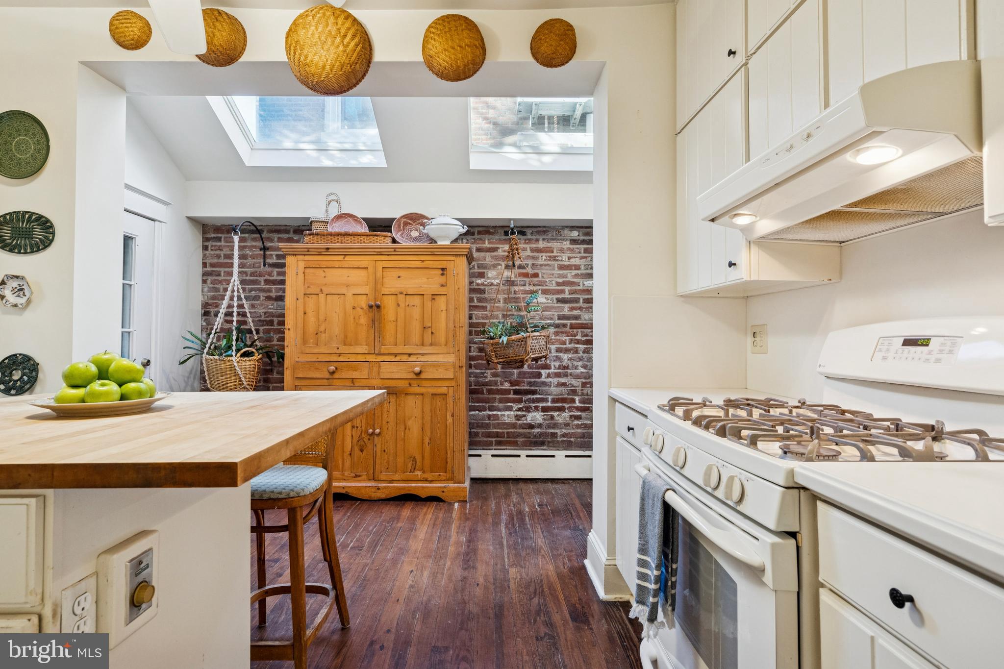 524 Delancey Street Philadelphia, PA 19106 - Photo 17 of 38 Kitchen