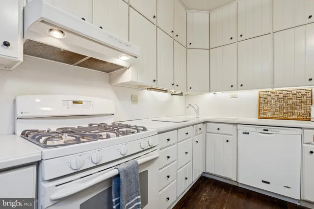 $1,350,000 | 524 Delancey Street, Philadelphia, PA 19106