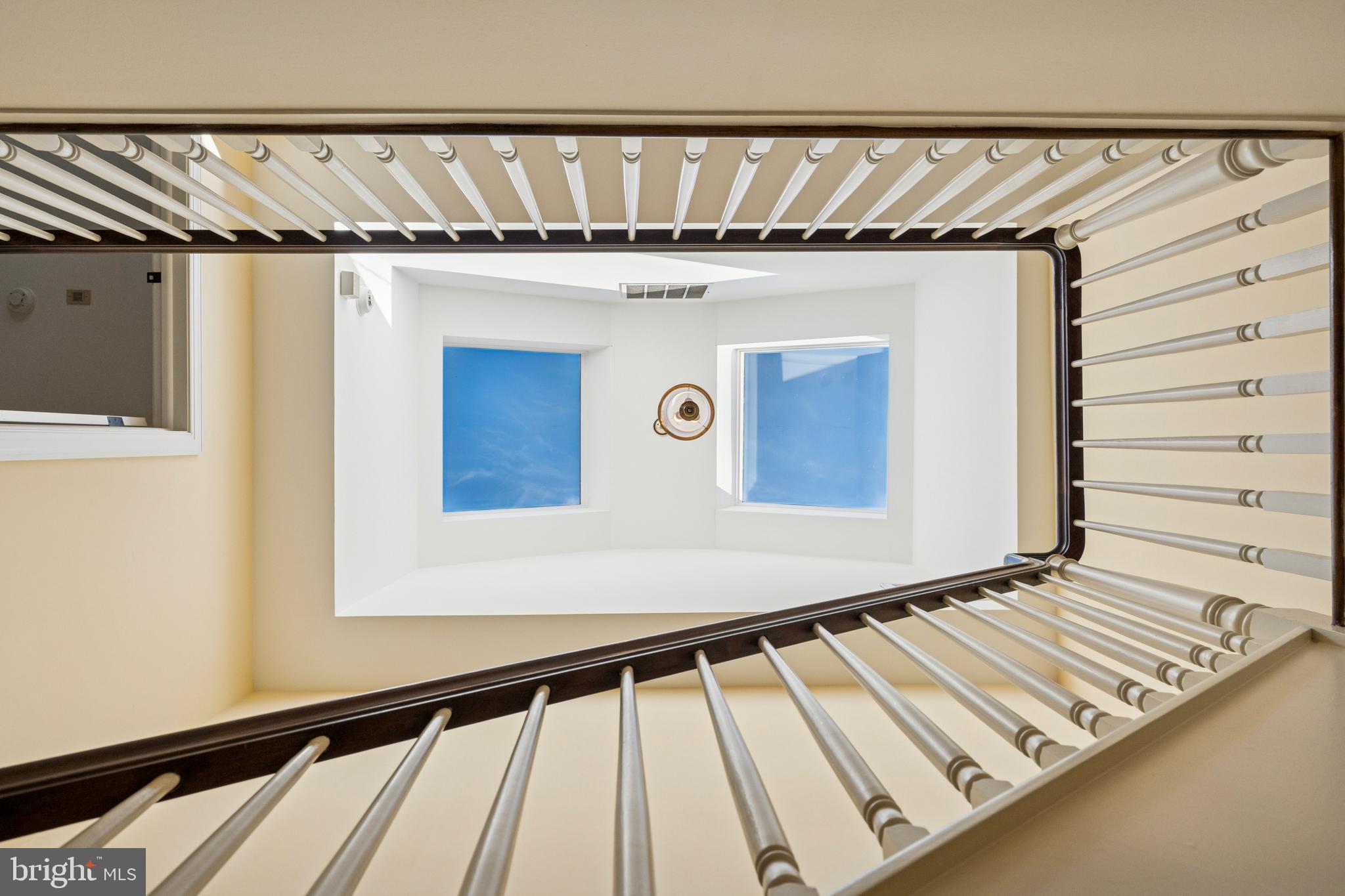 524 Delancey Street Philadelphia, PA 19106 - Photo 19 of 38 Stairwell