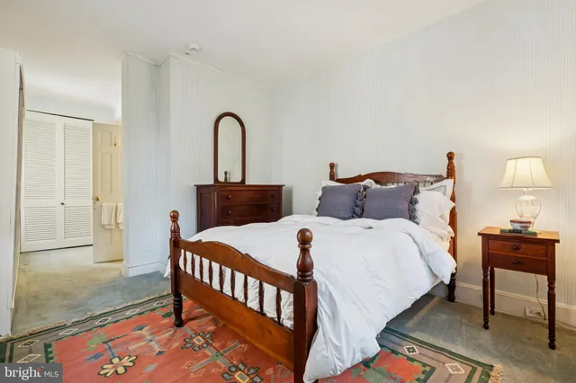 $1,350,000 | 524 Delancey Street, Philadelphia, PA 19106