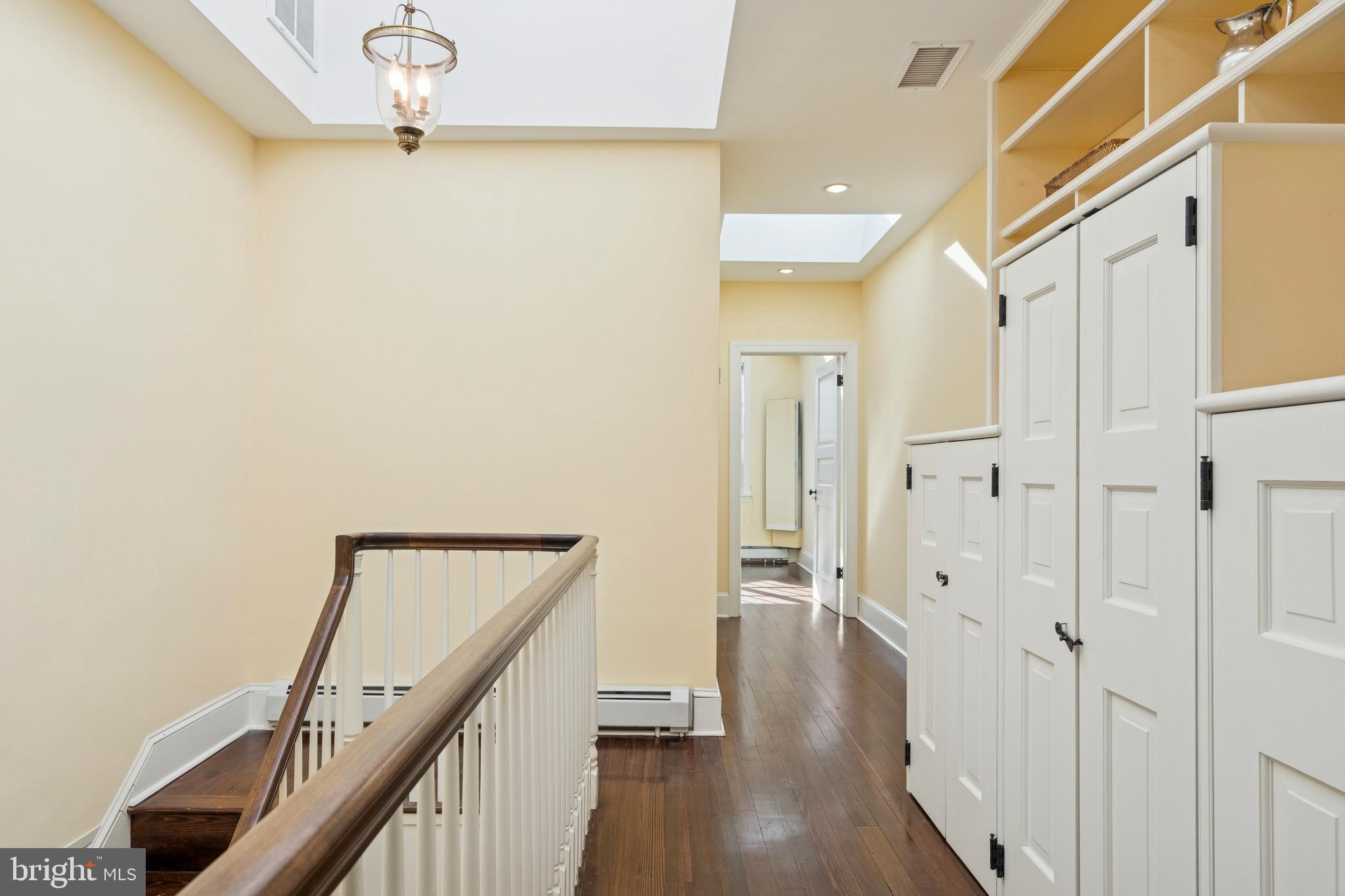 524 Delancey Street Philadelphia, PA 19106 - Photo 28 of 38 Hallway