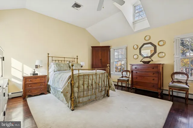 $1,350,000 | 524 Delancey Street, Philadelphia, PA 19106