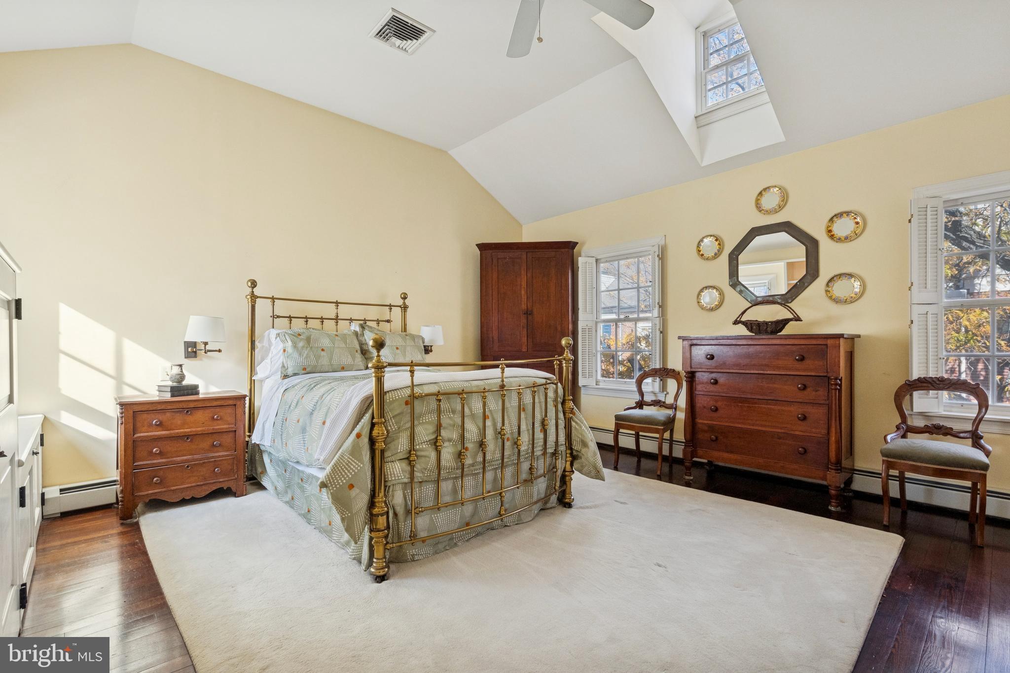 524 Delancey Street Philadelphia, PA 19106 - Photo 29 of 38 Primary Bedroom