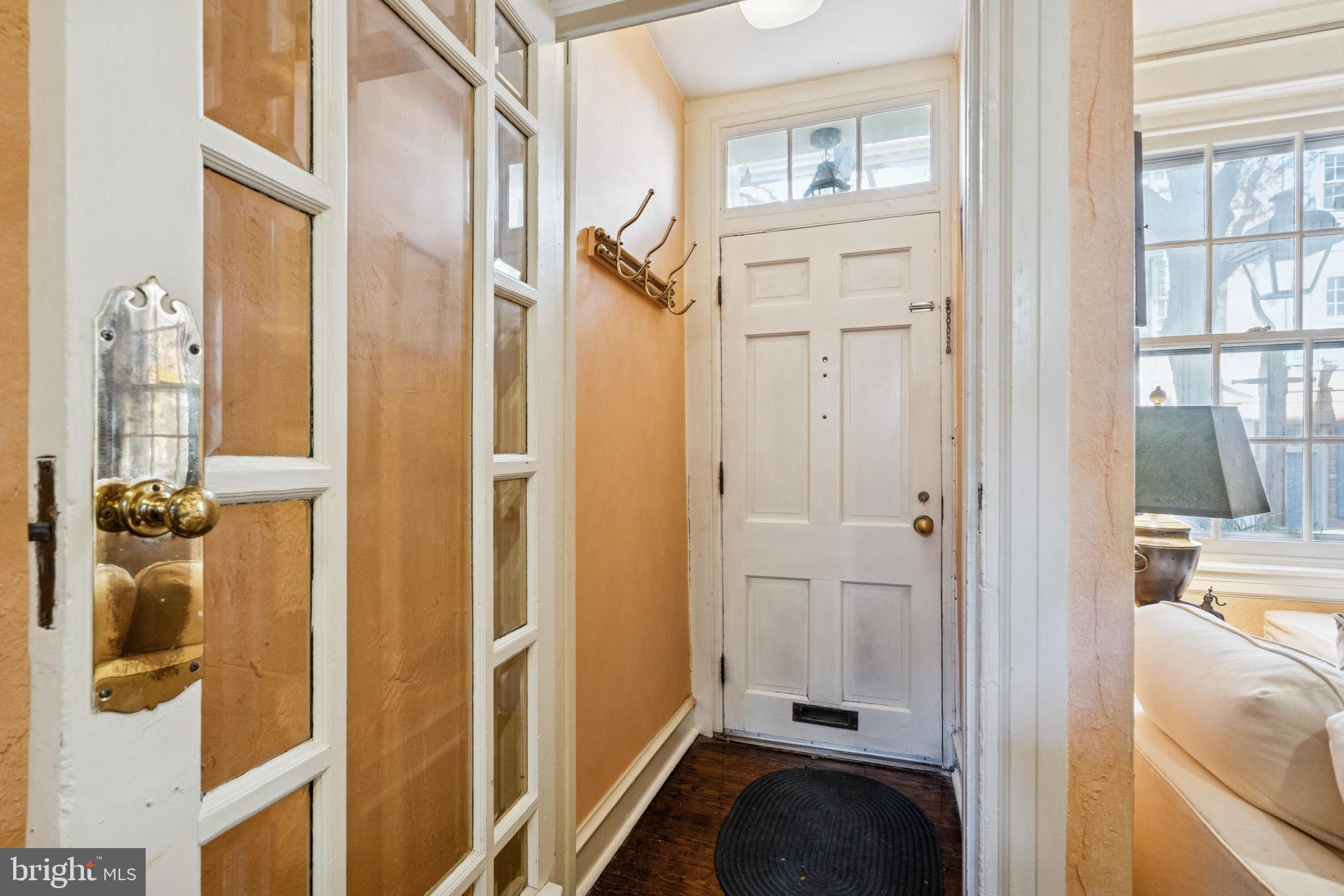 524 Delancey Street Philadelphia, PA 19106 - Photo 3 of 38 Vestibule