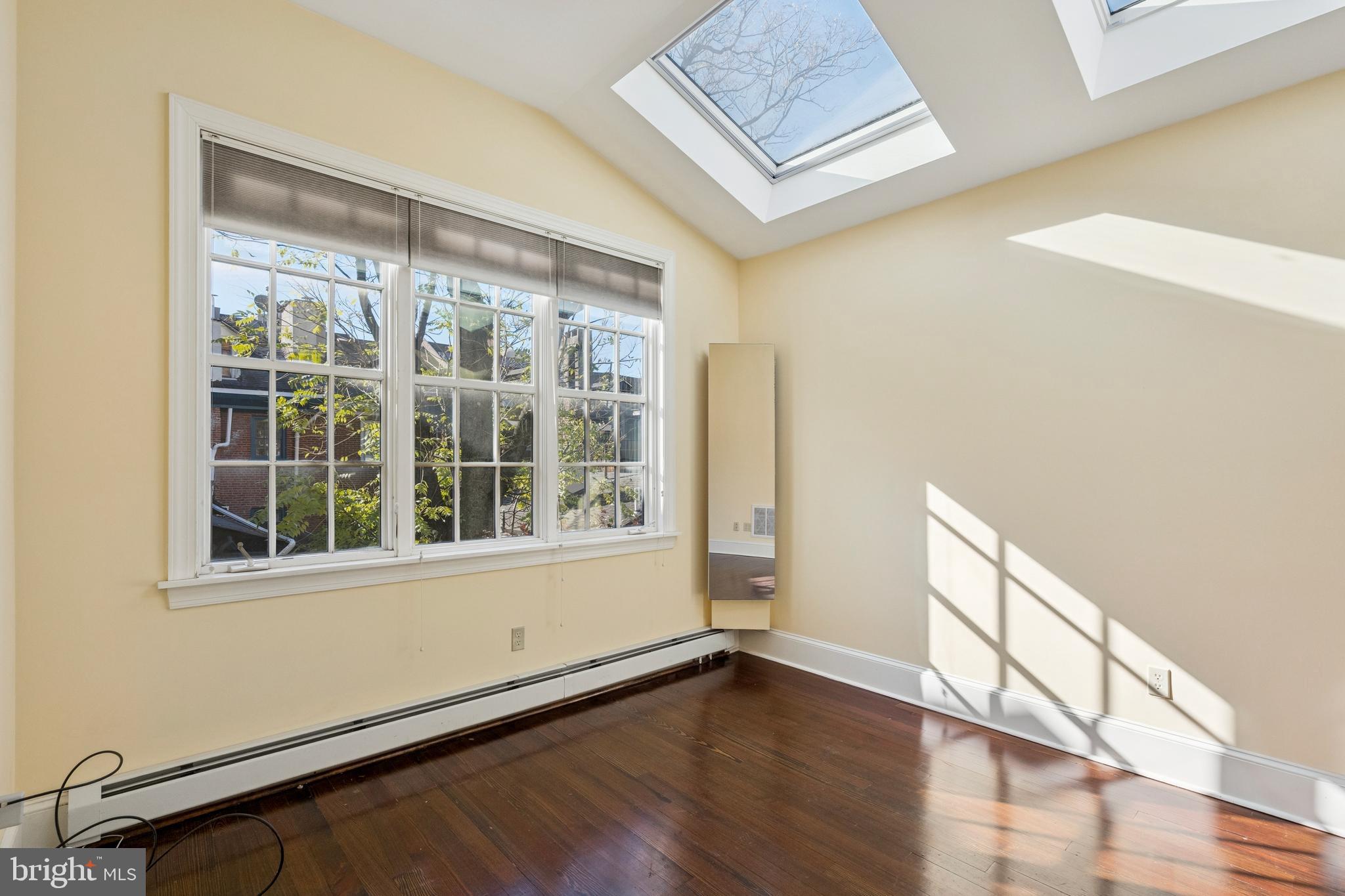 524 Delancey Street Philadelphia, PA 19106 - Photo 33 of 38 Fourth Bedroom/Office