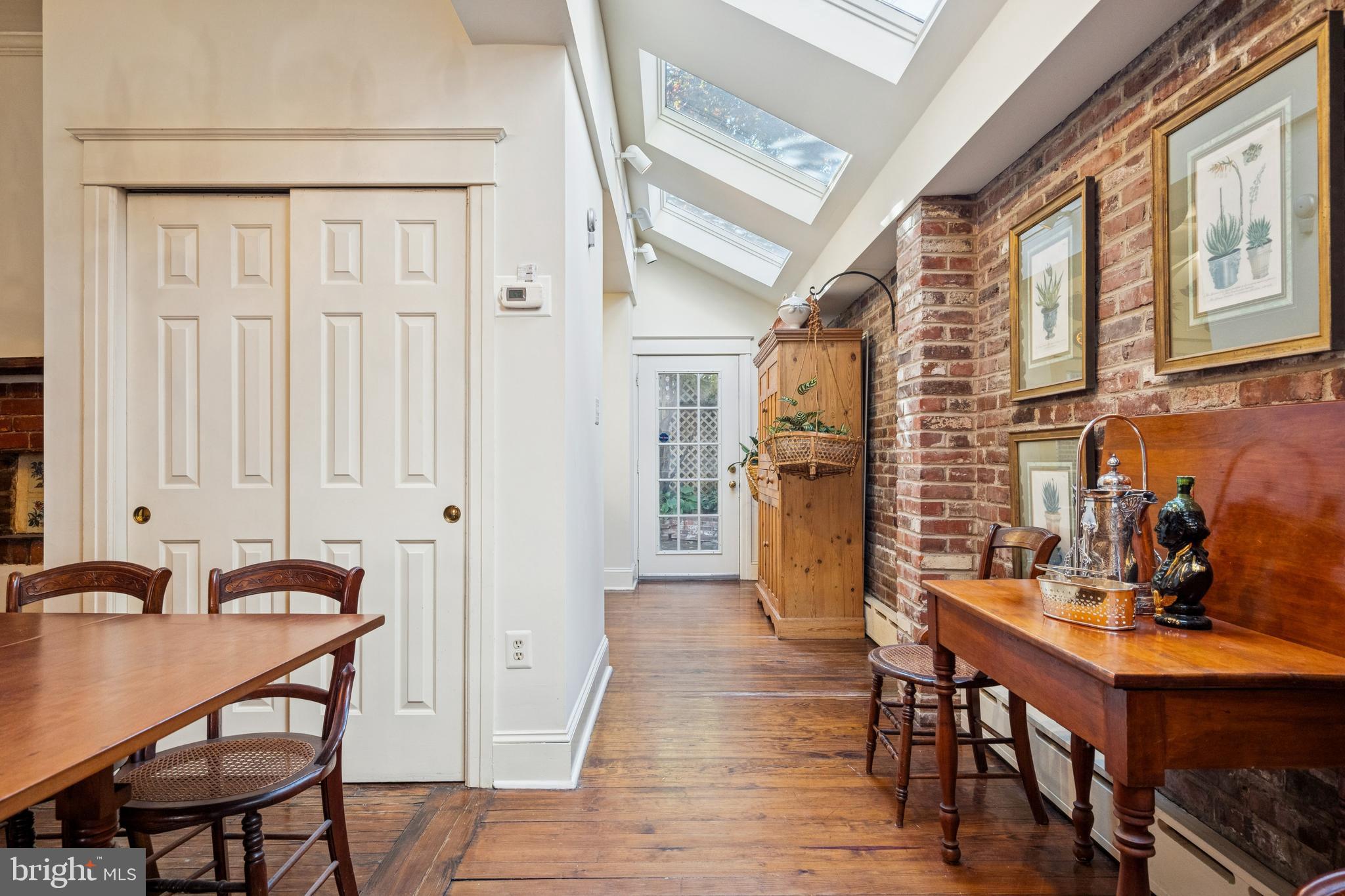 524 Delancey Street Philadelphia, PA 19106 - Photo 10 of 38 Dining Room/Kitchen Area