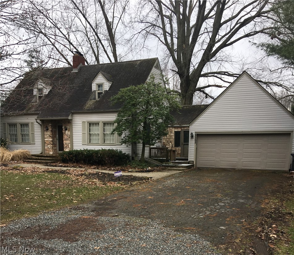 8562 Warwick Road Southeast Warren, OH 44484 - Photo 1 of 17