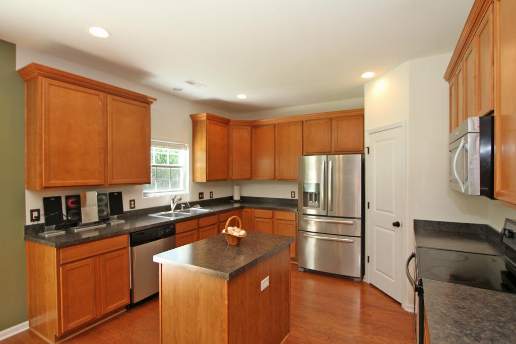 1228 Cosmos Road Summerville, SC 29483 - Photo 11 of 32 1228 Cosmos Rd (20)0020
