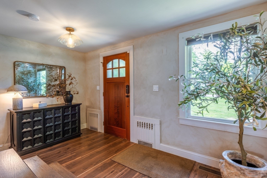 585 Station Road Amherst, MA 01002 - Photo 7 of 42