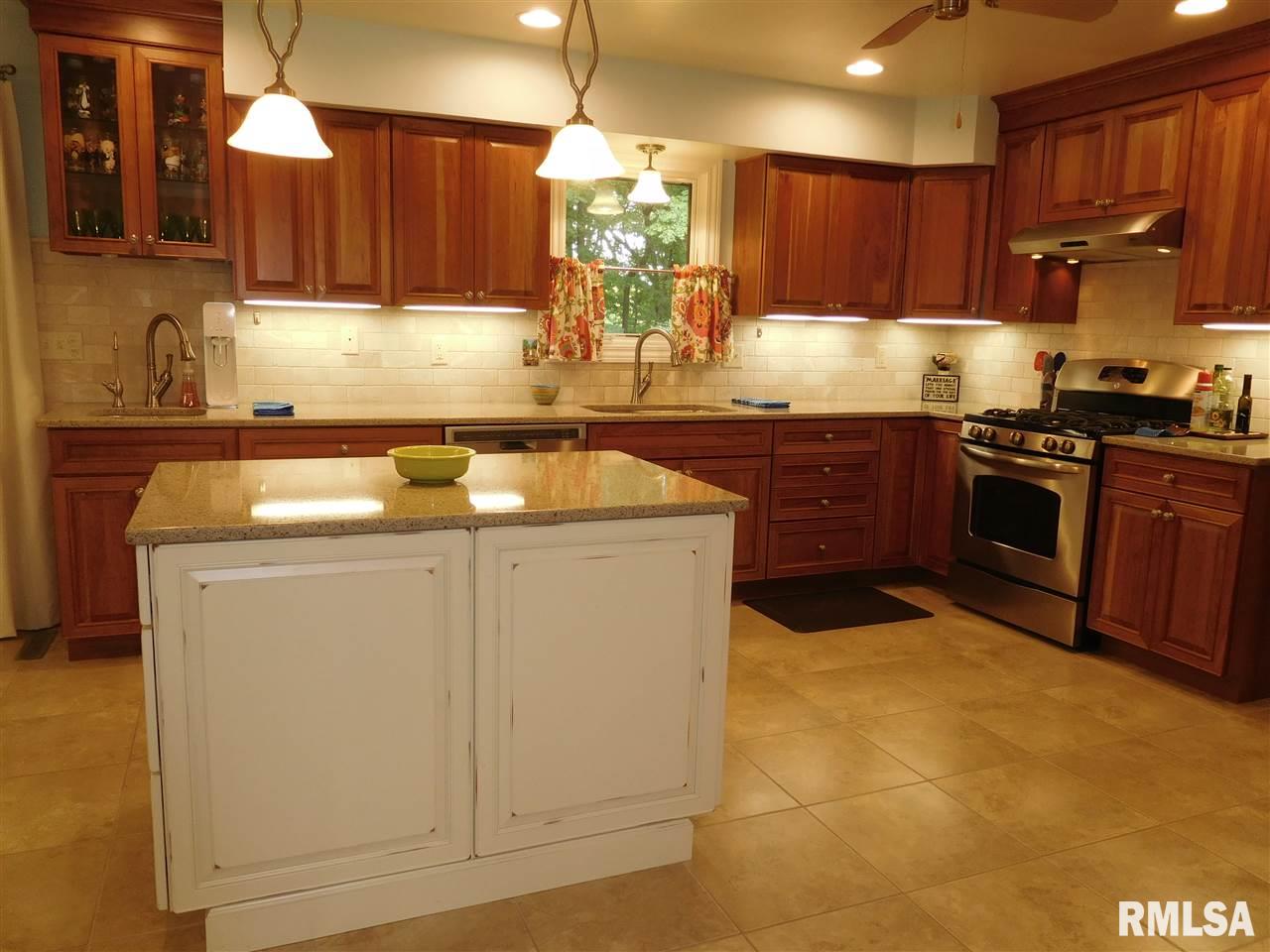111 Maple Ridge Drive Morton, IL 61550 - Photo 8 of 30 Gallery Image 8