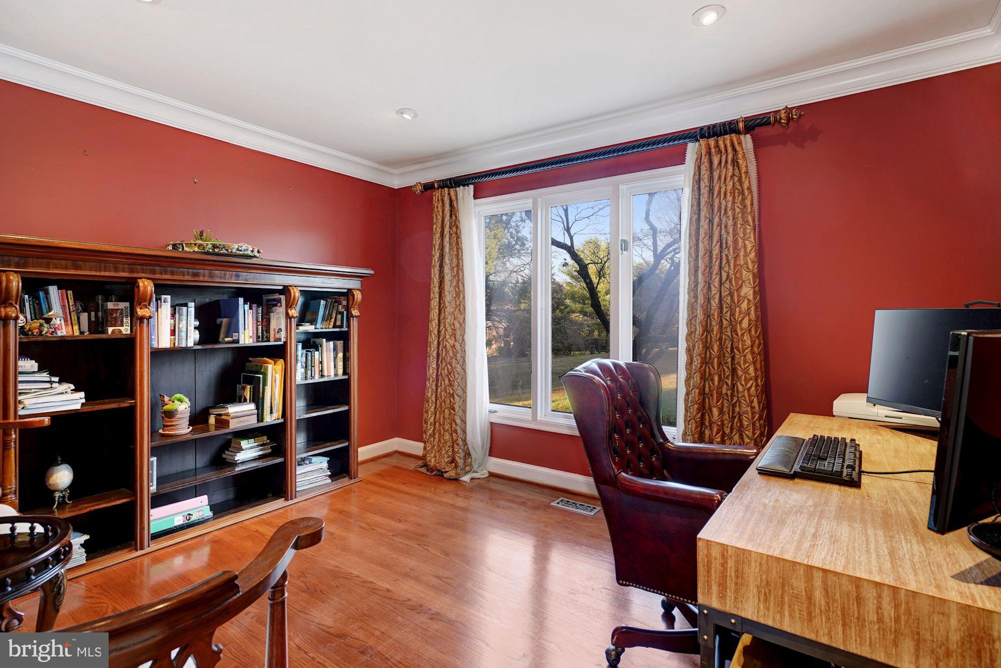 6 Travilah Terrace Potomac, MD 20854 - Photo 27 of 49 Private Office