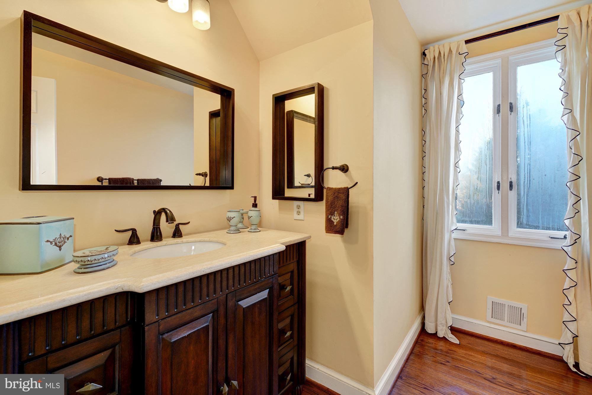 6 Travilah Terrace Potomac, MD 20854 - Photo 35 of 49 Hall Bathroom 2
