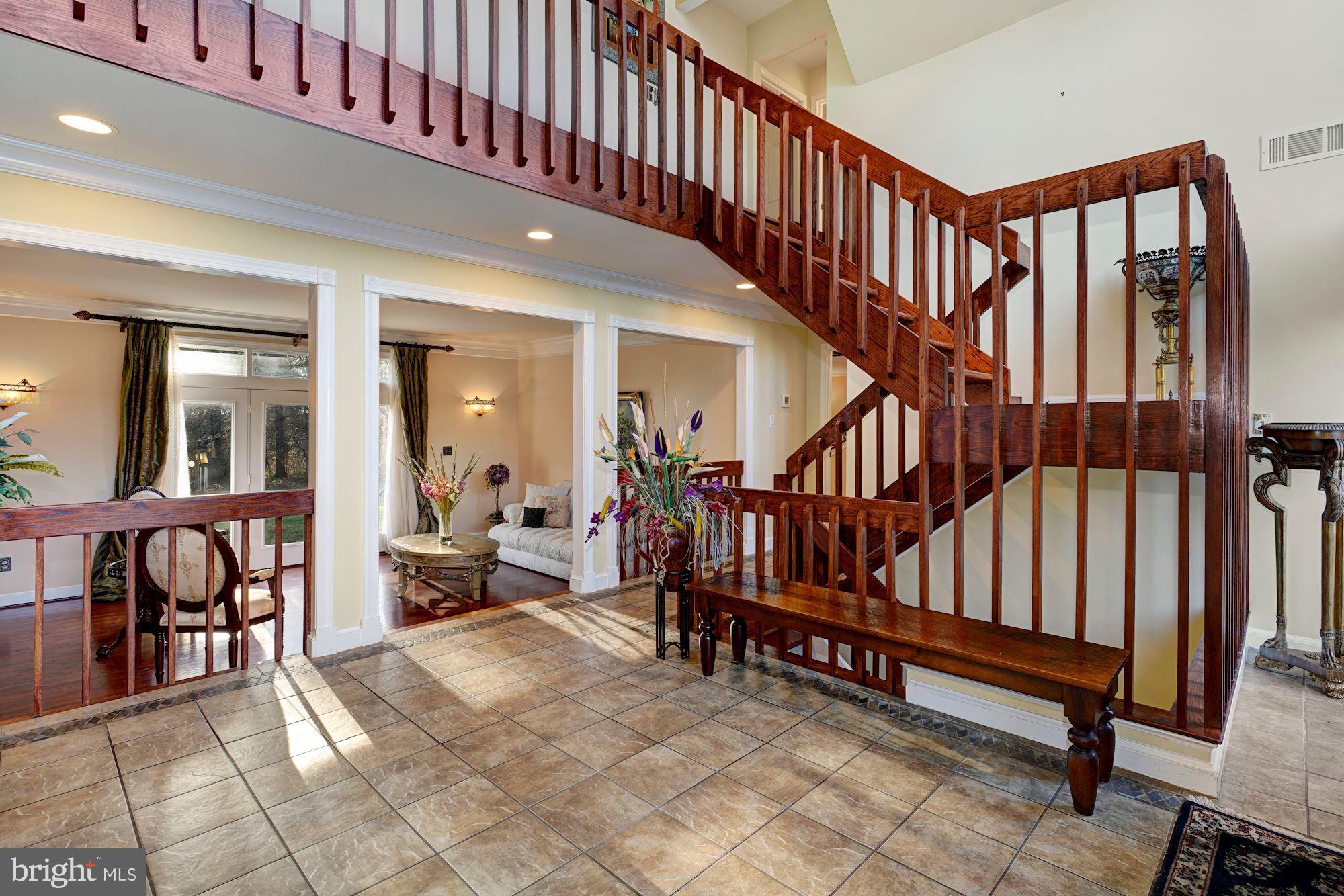 6 Travilah Terrace Potomac, MD 20854 - Photo 5 of 49 Contemporary Entry Foyer