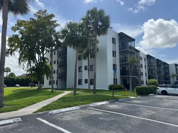 $2,300 | 3710 North Pine Island Road, Unit 122, Sunrise, FL 33351