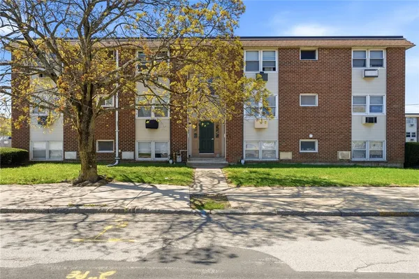 $170,000 | 29 Woodbine Street, Unit 11, Pawtucket, RI 02860