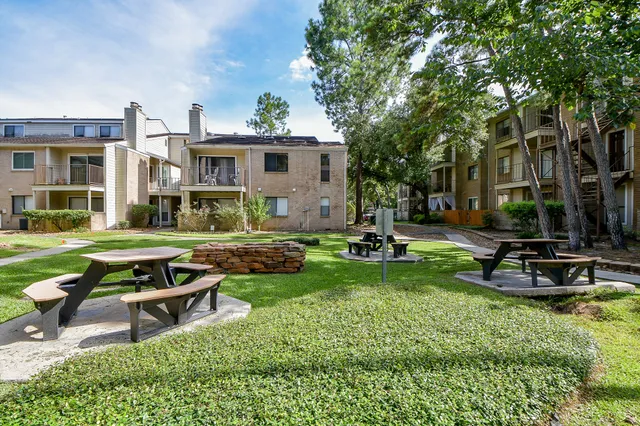 $124,900 | 3500 Tangle Brush Drive, Unit 14, The Woodlands, TX 77381