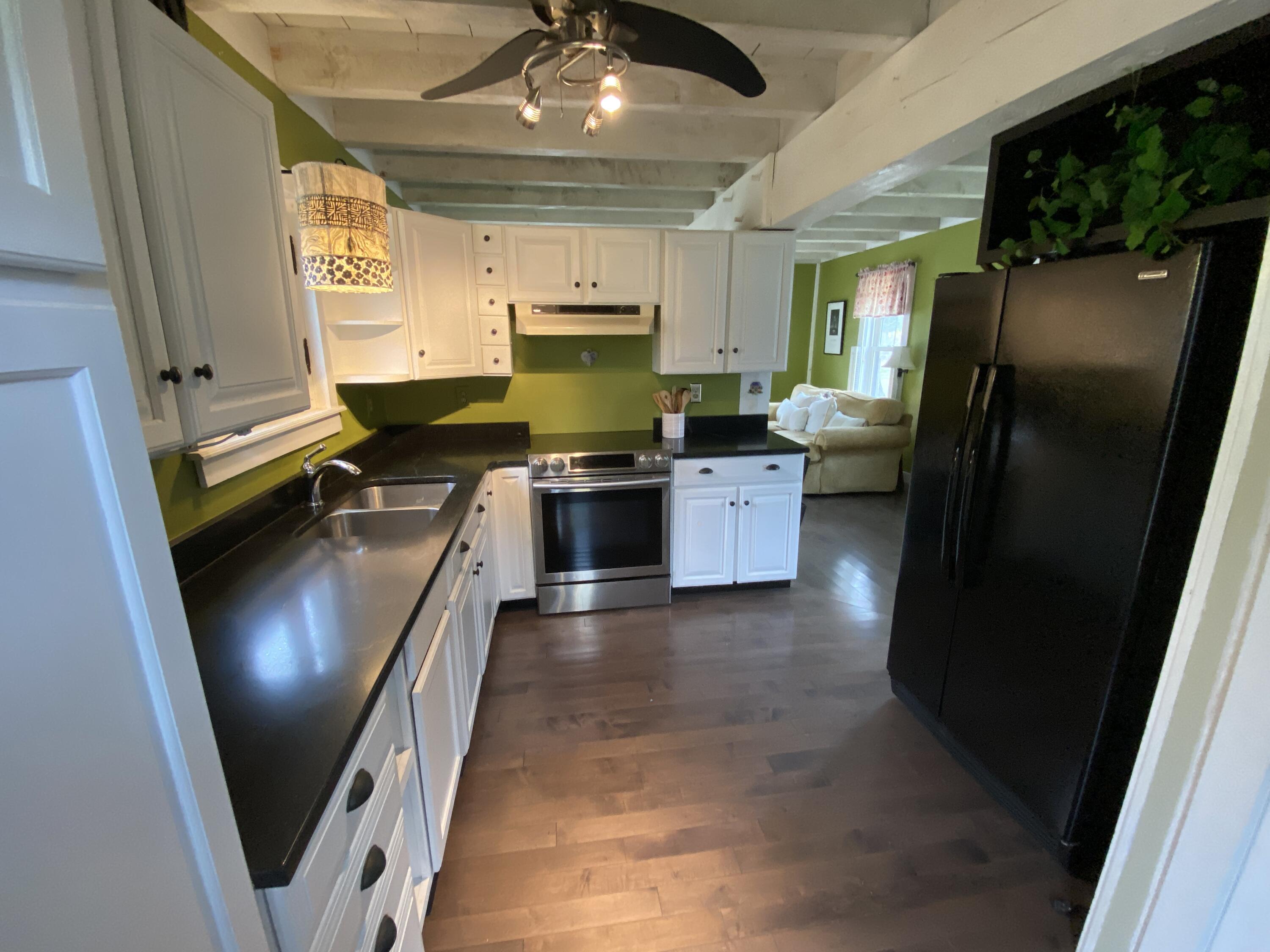95 Martin Road Kittery, ME 03904 - Photo 7 of 40 IMG_9382