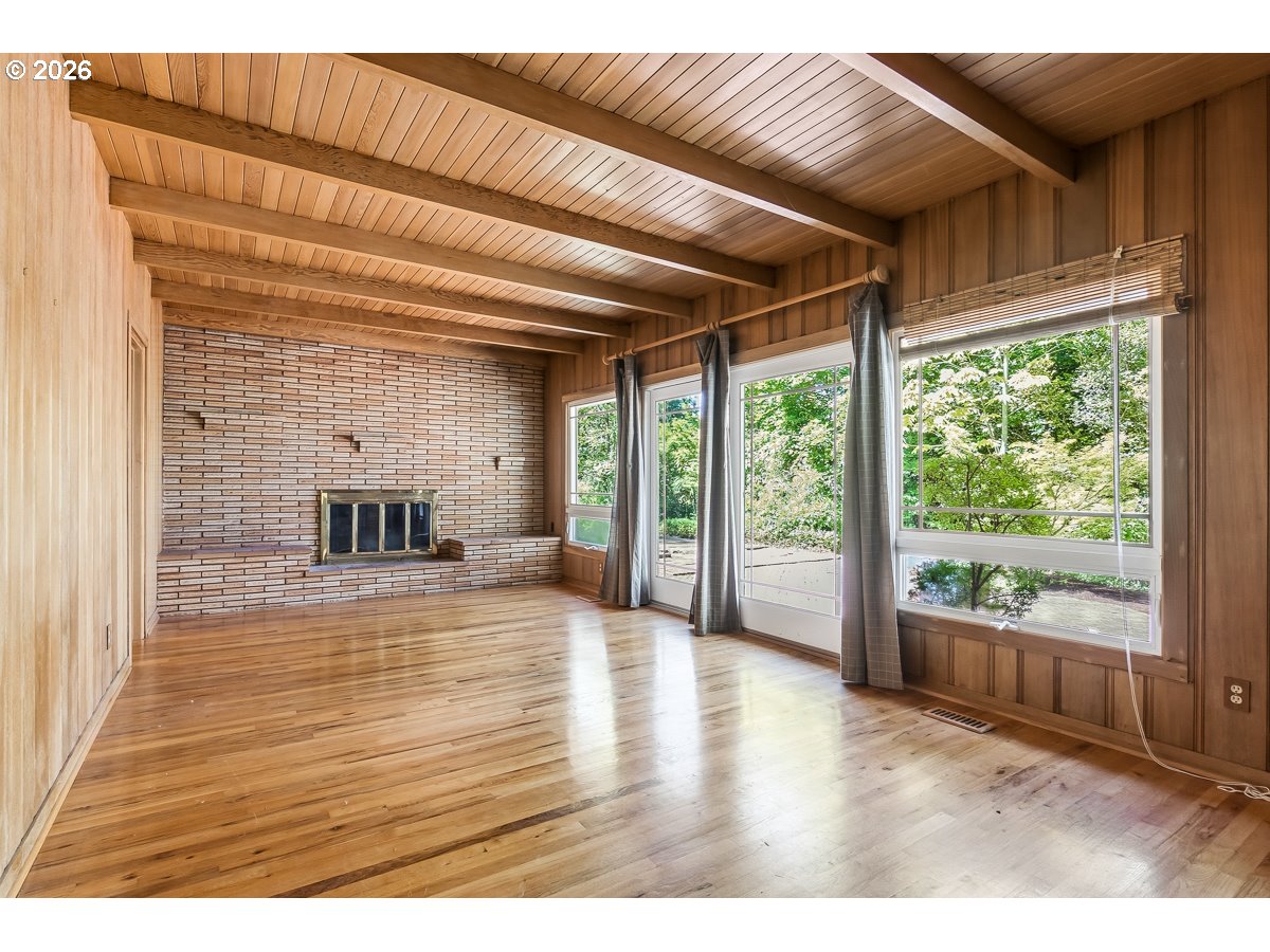 6434 Southwest Brugger Street Portland, OR 97219 - Photo 6 of 40 Gallery Image 6