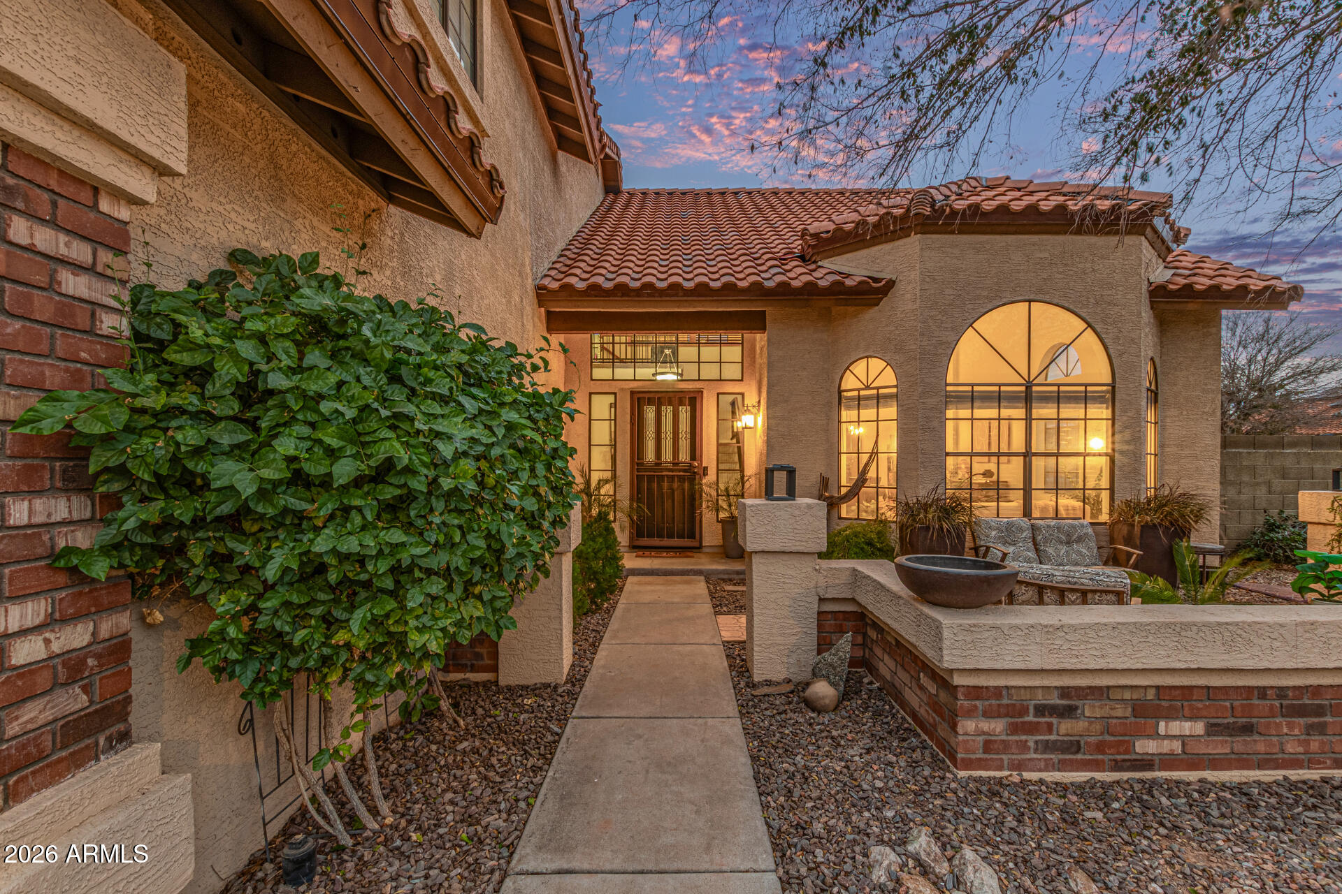 18 South Silverado Street Gilbert, AZ 85296 - Photo 23 of 26 Front Entry & Courtyard