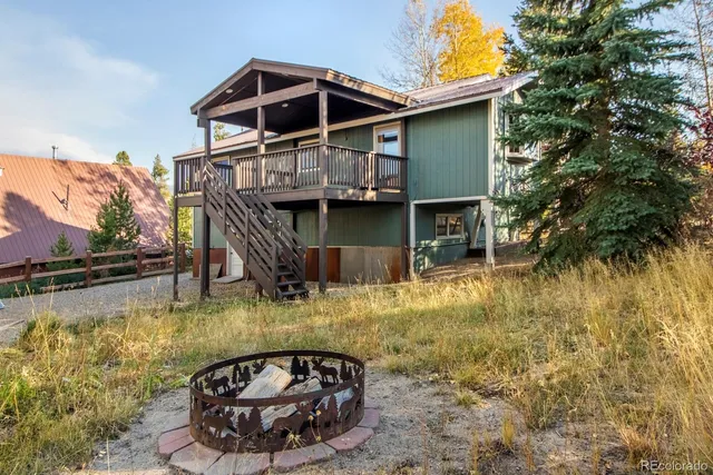 a view of a house with pool