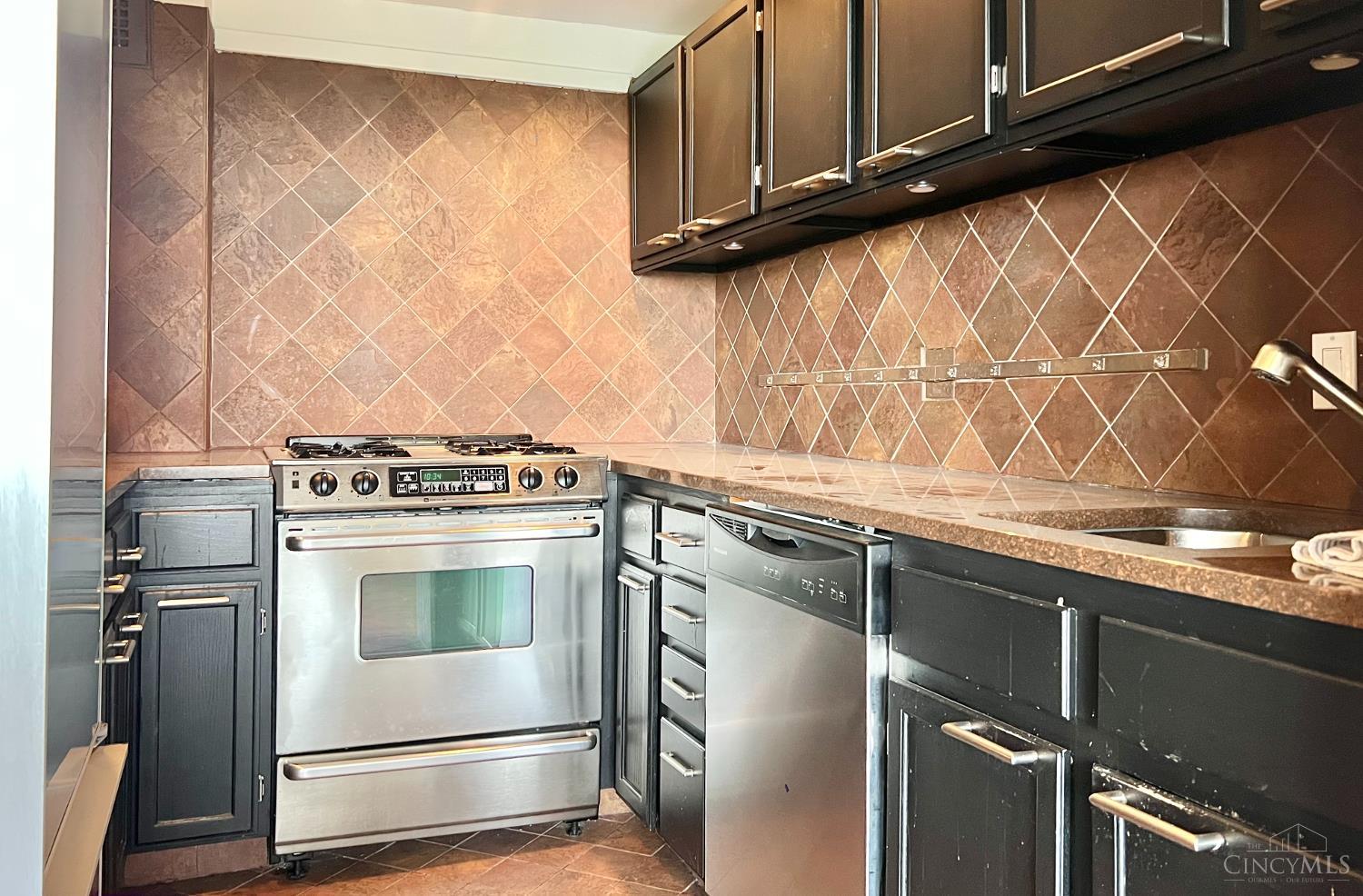 2324 Madison Road, Unit 1509 Cincinnati, OH 45208 - Photo 5 of 18