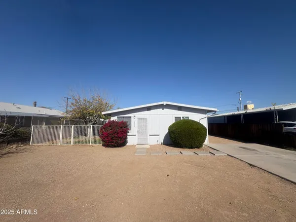 $1,550 | 2642 East Kings Avenue, Phoenix, AZ 85032