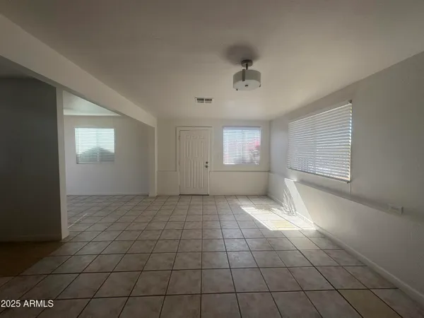 $1,550 | 2642 East Kings Avenue, Phoenix, AZ 85032