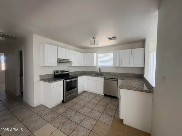 $1,550 | 2642 East Kings Avenue, Phoenix, AZ 85032