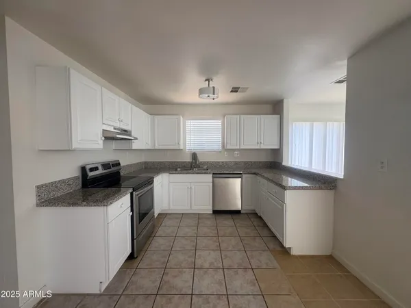 $1,550 | 2642 East Kings Avenue, Phoenix, AZ 85032