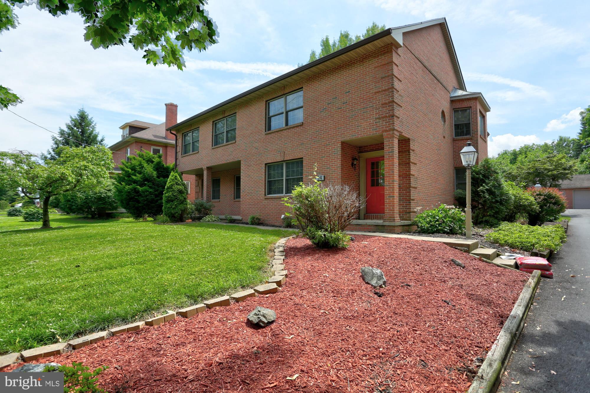 24 Charles Road Lancaster, PA 17603 - Photo 2 of 44 In-law apartment