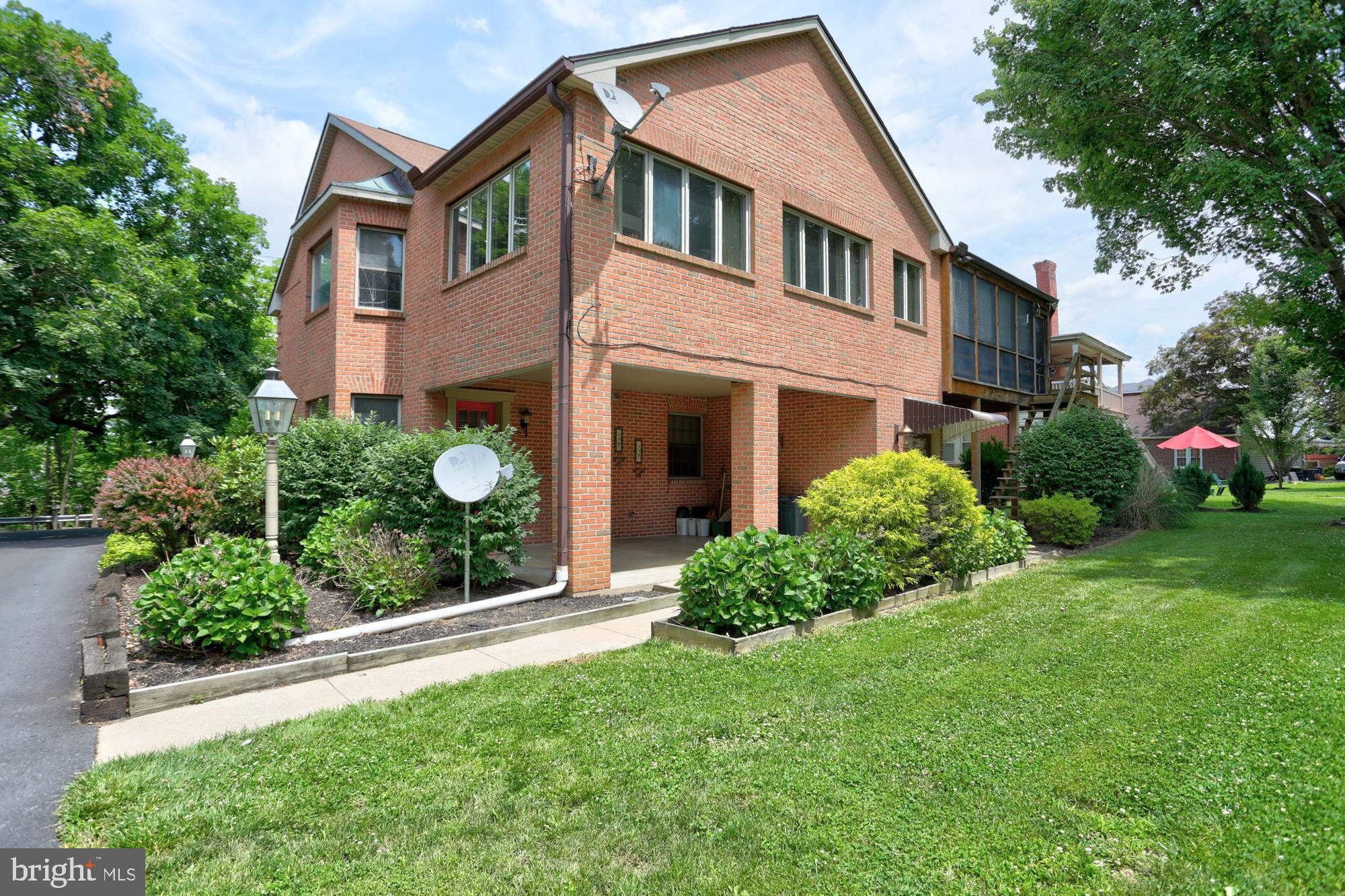 24 Charles Road Lancaster, PA 17603 - Photo 4 of 44 Gallery Image 4