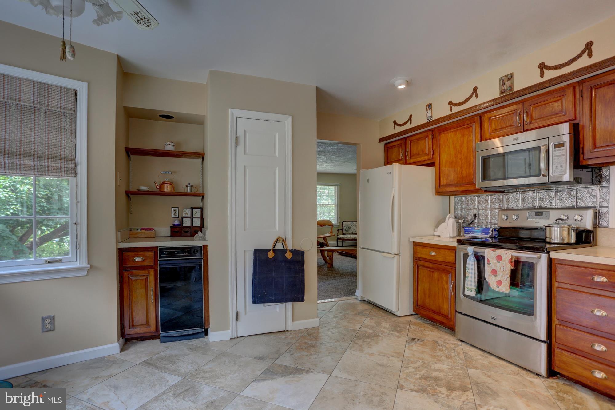 24 Charles Road Lancaster, PA 17603 - Photo 39 of 44 Gallery Image 39