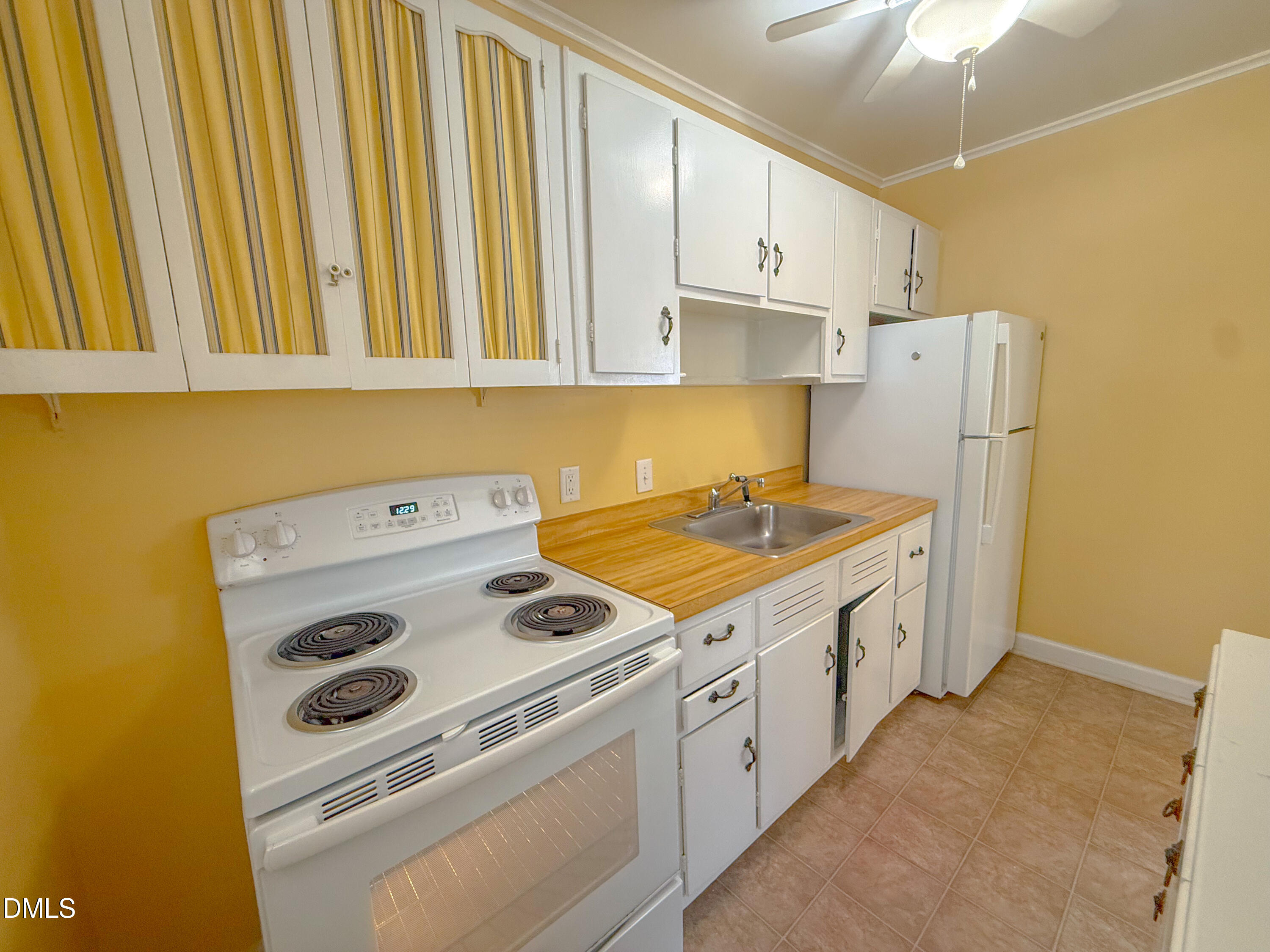 833 Daniels Street, Unit A Raleigh, NC 27605 - Photo 8 of 12