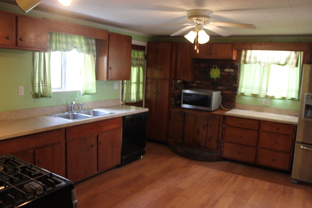 95 West Alvord Street Springfield, MA 01108 - Photo 2 of 30 Gallery Image 2