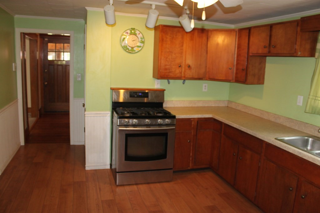 95 West Alvord Street Springfield, MA 01108 - Photo 6 of 30 Gallery Image 6