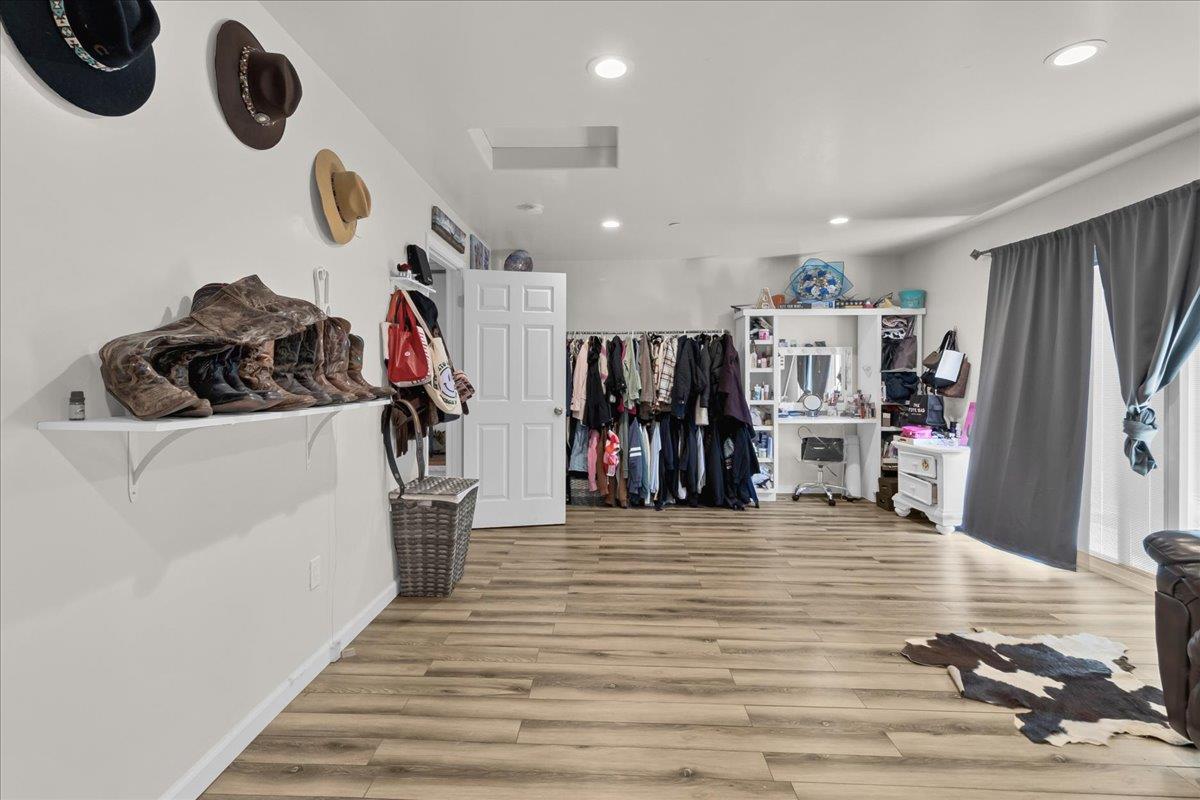 18810 Moro Road Salinas, CA 93907 - Photo 23 of 40 a view of a room with gym equipment