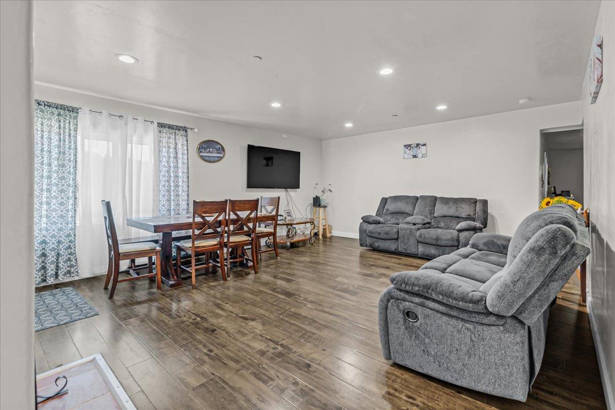 18810 Moro Road Salinas, CA 93907 - Photo 4 of 40 a living room with furniture and wooden floor