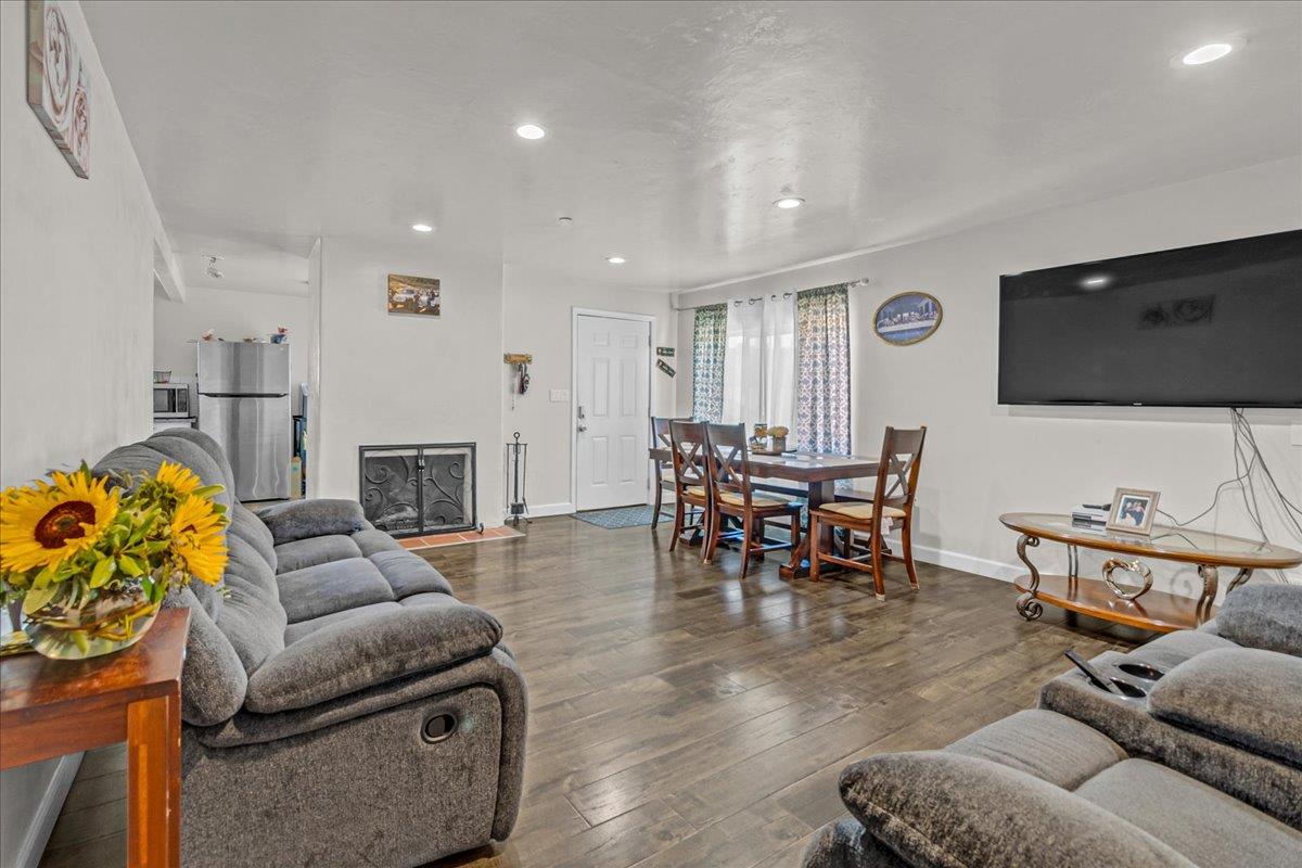 18810 Moro Road Salinas, CA 93907 - Photo 5 of 40 a living room with furniture and a flat screen tv
