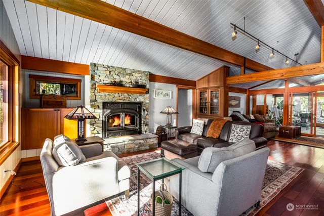 $2,100,000 | 3 Brown Island, Friday Harbor, WA 98250